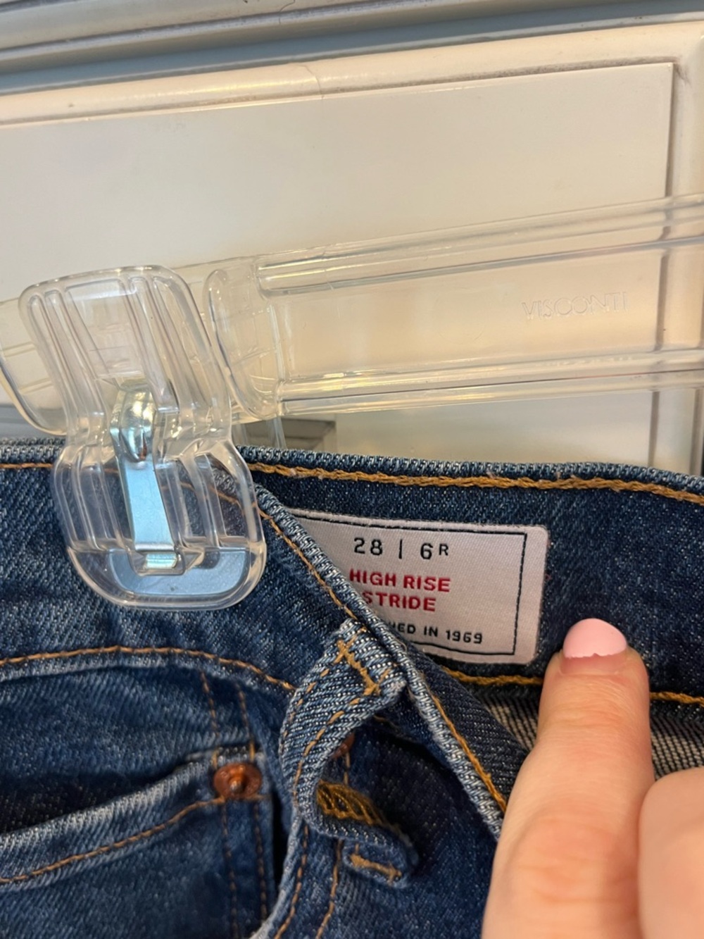 GAP Wide-Leg Jeans in Dark Blue Wash - Picture 4 of 4